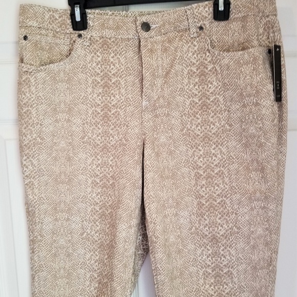DASH Cropped Jeans NWT 16 Multi-Colored Reptile - Picture 3 of 6